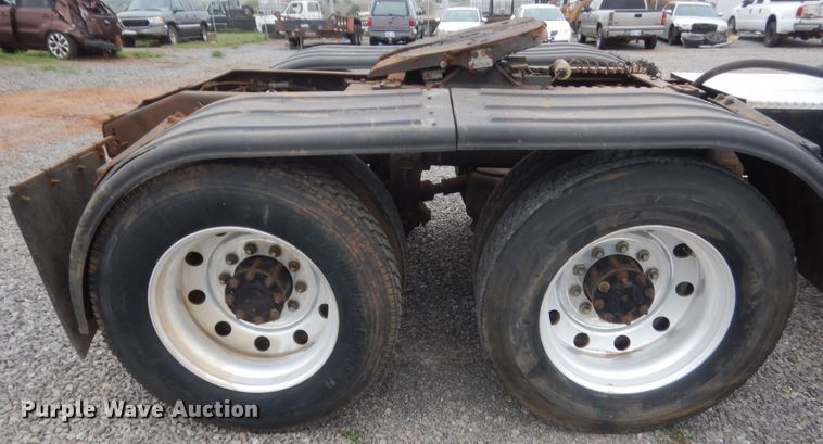 image for item ET9207 1993 Peterbilt 378  semi truck