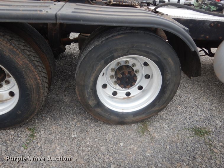 image for item ET9207 1993 Peterbilt 378  semi truck