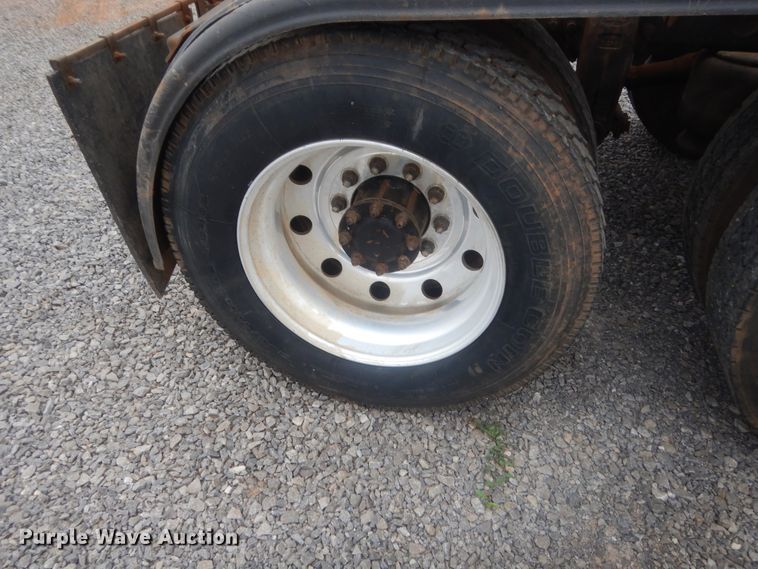 image for item ET9207 1993 Peterbilt 378  semi truck