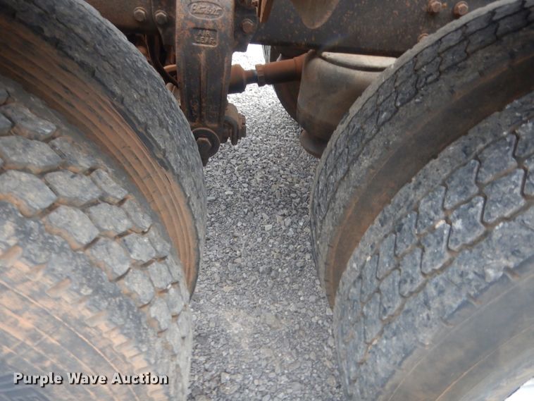 image for item ET9207 1993 Peterbilt 378  semi truck