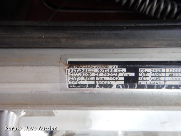 image for item ET9207 1993 Peterbilt 378  semi truck