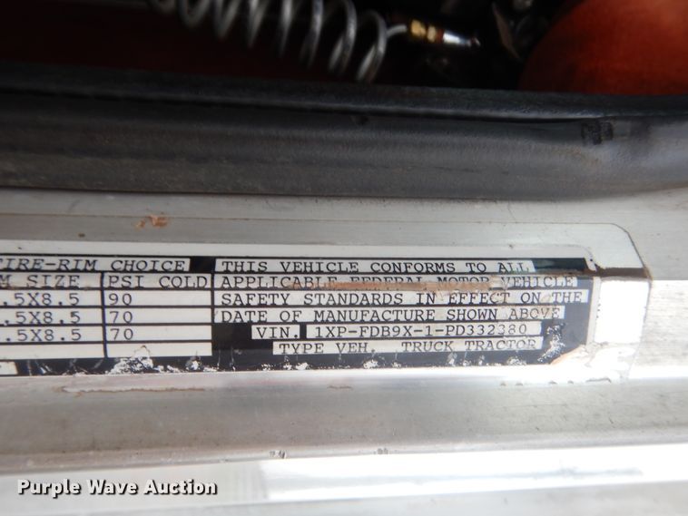 image for item ET9207 1993 Peterbilt 378  semi truck