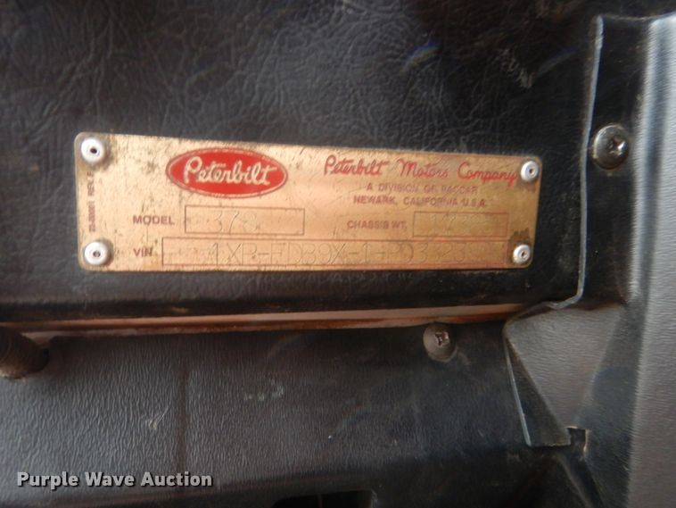image for item ET9207 1993 Peterbilt 378  semi truck