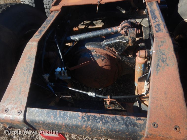 image for item ET9235 1989 White GMC WIA  semi truck