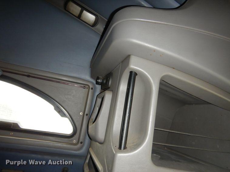 image for item FI9027 2011 Kenworth T700  semi truck