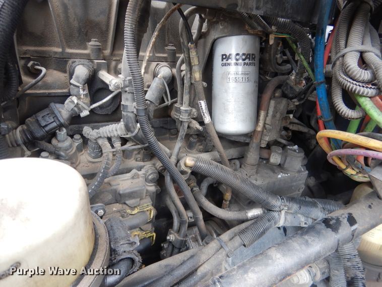 image for item FI9027 2011 Kenworth T700  semi truck