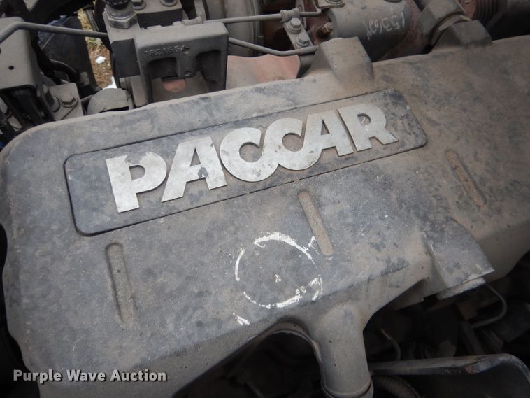 image for item FI9027 2011 Kenworth T700  semi truck