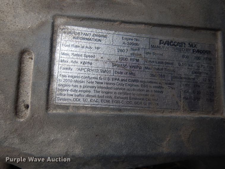 image for item FI9027 2011 Kenworth T700  semi truck