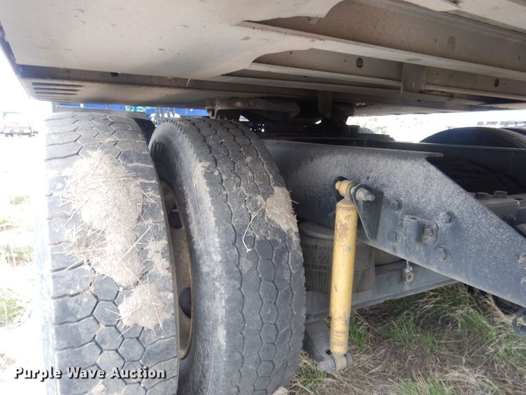 image for item FI9027 2011 Kenworth T700  semi truck