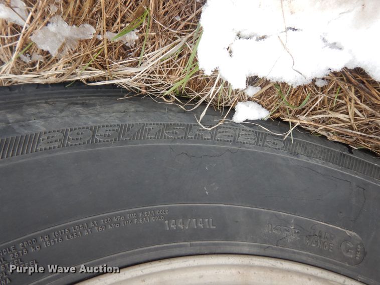 image for item FI9027 2011 Kenworth T700  semi truck