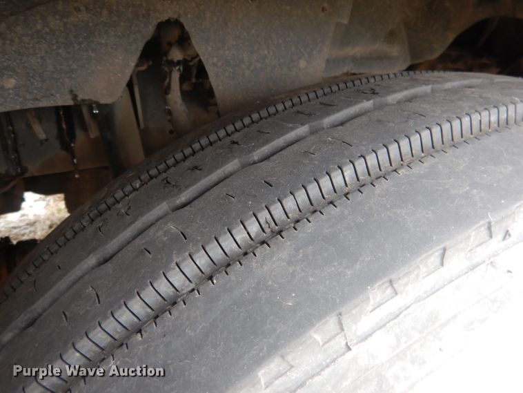 image for item FI9027 2011 Kenworth T700  semi truck