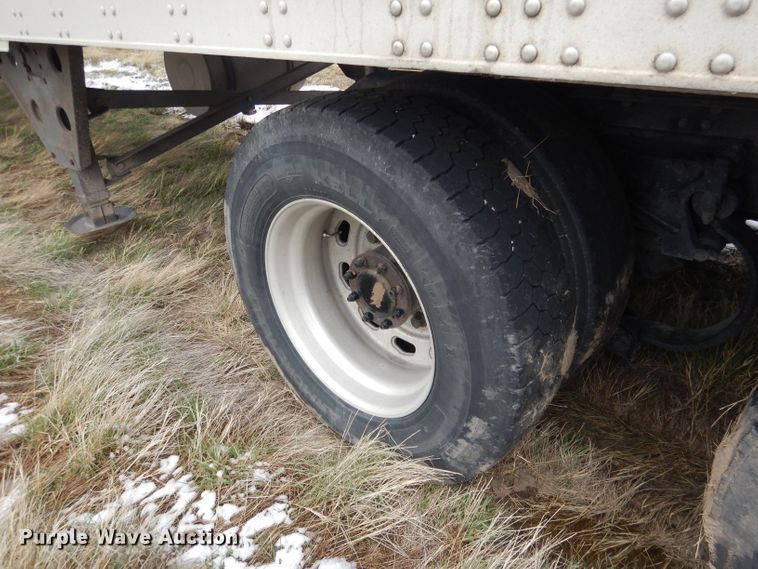 image for item FI9027 2011 Kenworth T700  semi truck