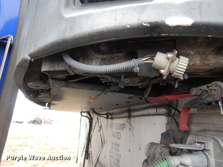 image for item FI9028 2005 Utility Trailer  refrigerated van trailer