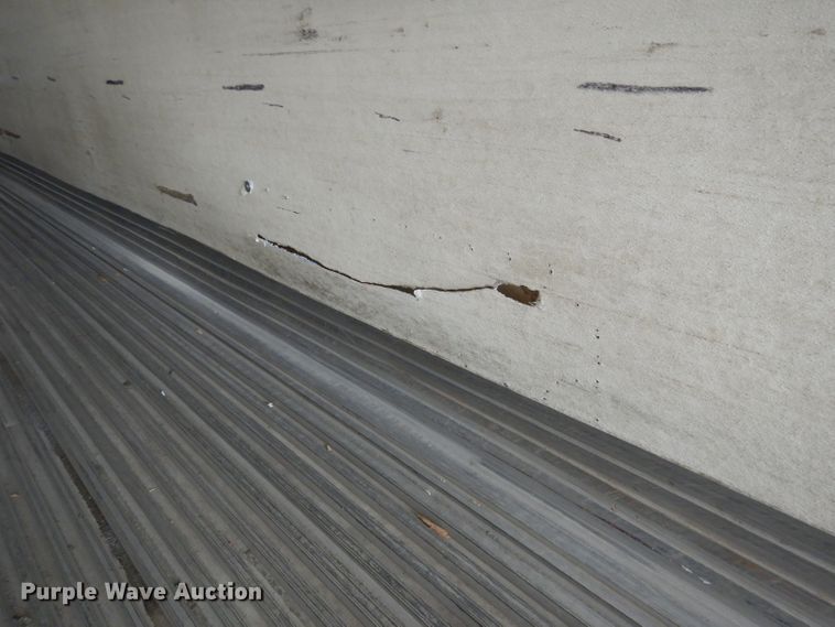 image for item FI9028 2005 Utility Trailer  refrigerated van trailer