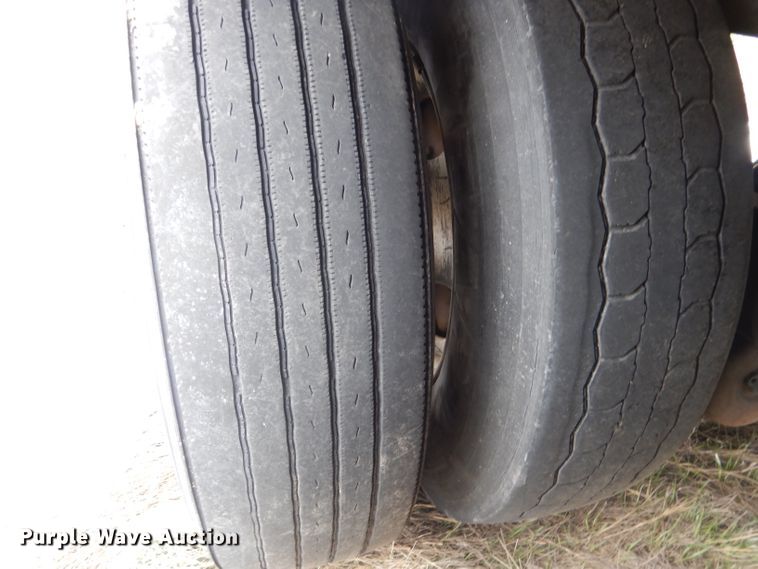 image for item FI9028 2005 Utility Trailer  refrigerated van trailer