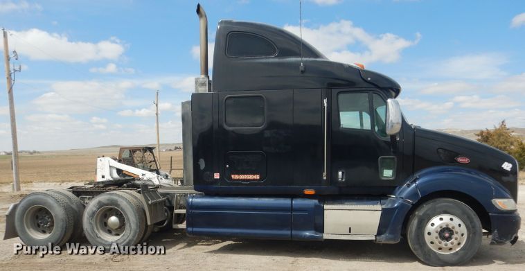 image for item FI9036 2009 Peterbilt 387  semi truck