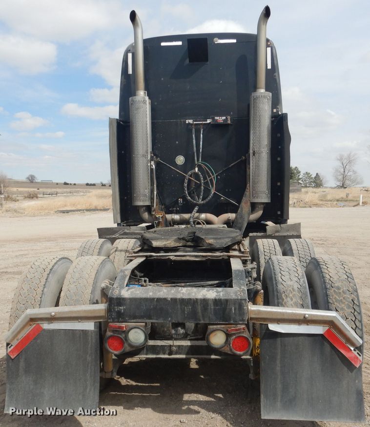 image for item FI9036 2009 Peterbilt 387  semi truck