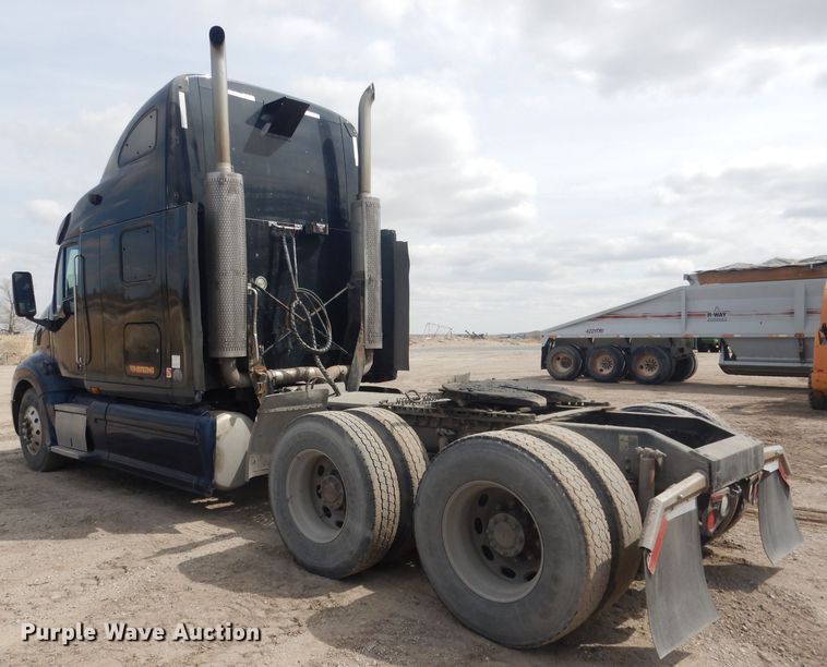 image for item FI9036 2009 Peterbilt 387  semi truck