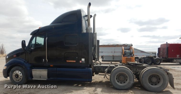 image for item FI9036 2009 Peterbilt 387  semi truck