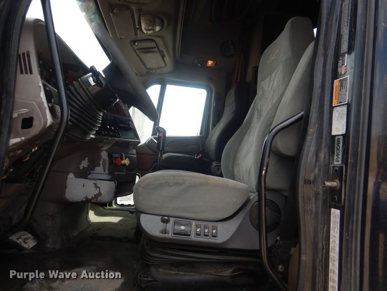 image for item FI9036 2009 Peterbilt 387  semi truck