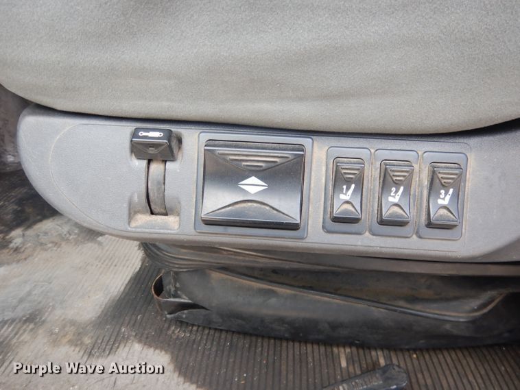 image for item FI9036 2009 Peterbilt 387  semi truck