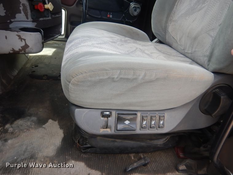 image for item FI9036 2009 Peterbilt 387  semi truck