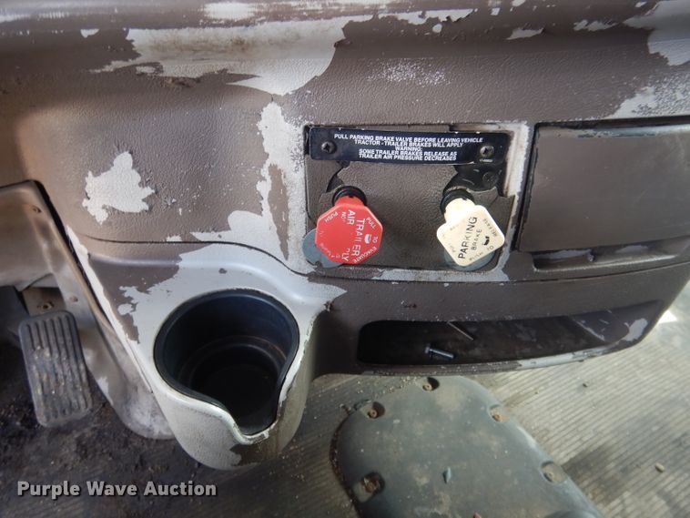 image for item FI9036 2009 Peterbilt 387  semi truck