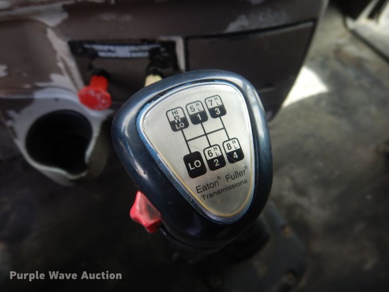 image for item FI9036 2009 Peterbilt 387  semi truck