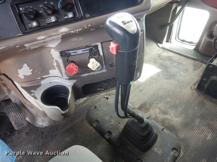 image for item FI9036 2009 Peterbilt 387  semi truck