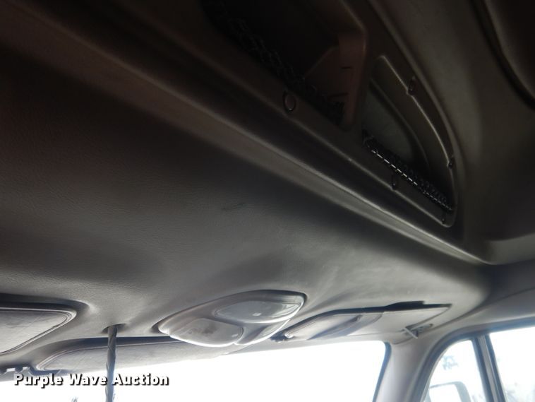 image for item FI9036 2009 Peterbilt 387  semi truck