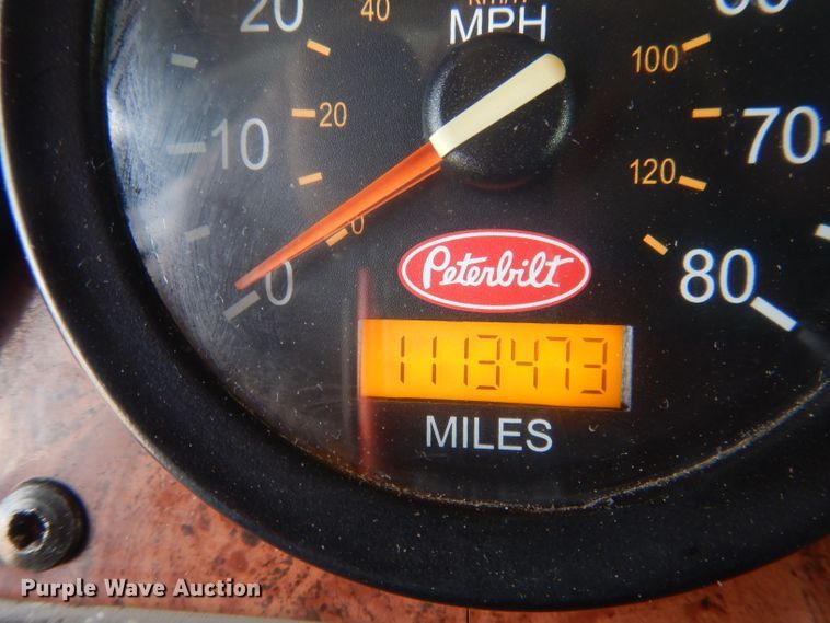 image for item FI9036 2009 Peterbilt 387  semi truck