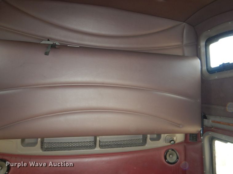 image for item FI9036 2009 Peterbilt 387  semi truck