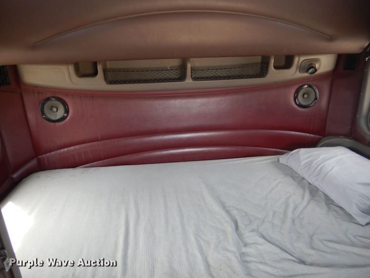 image for item FI9036 2009 Peterbilt 387  semi truck