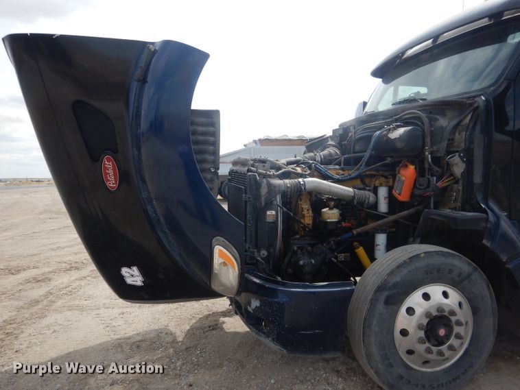 image for item FI9036 2009 Peterbilt 387  semi truck