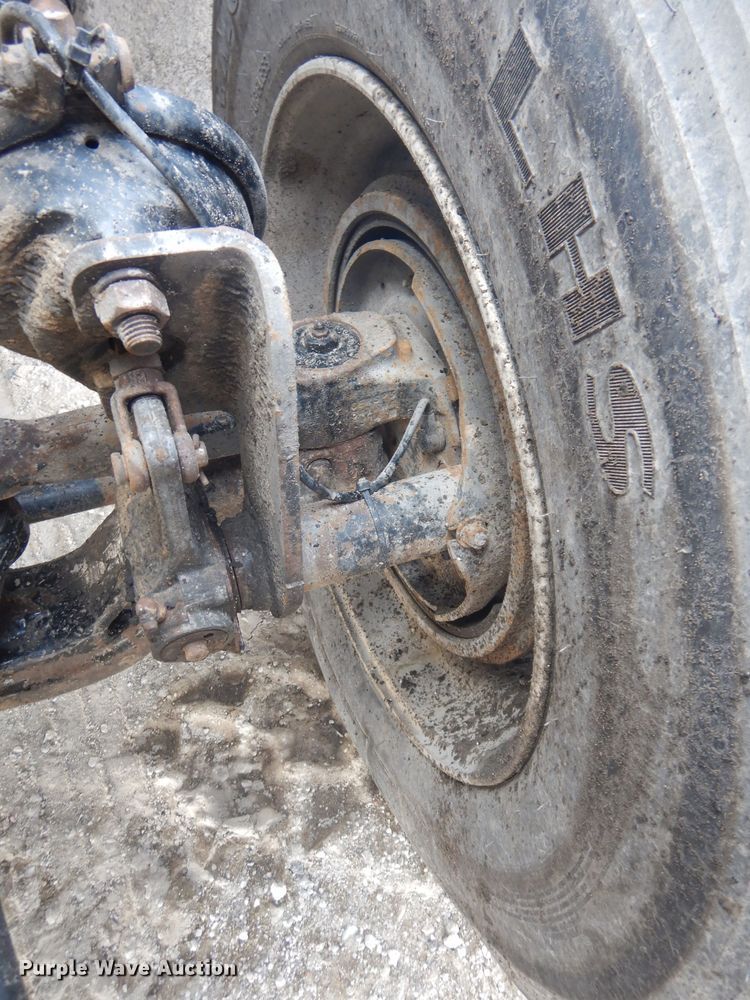 image for item FI9036 2009 Peterbilt 387  semi truck