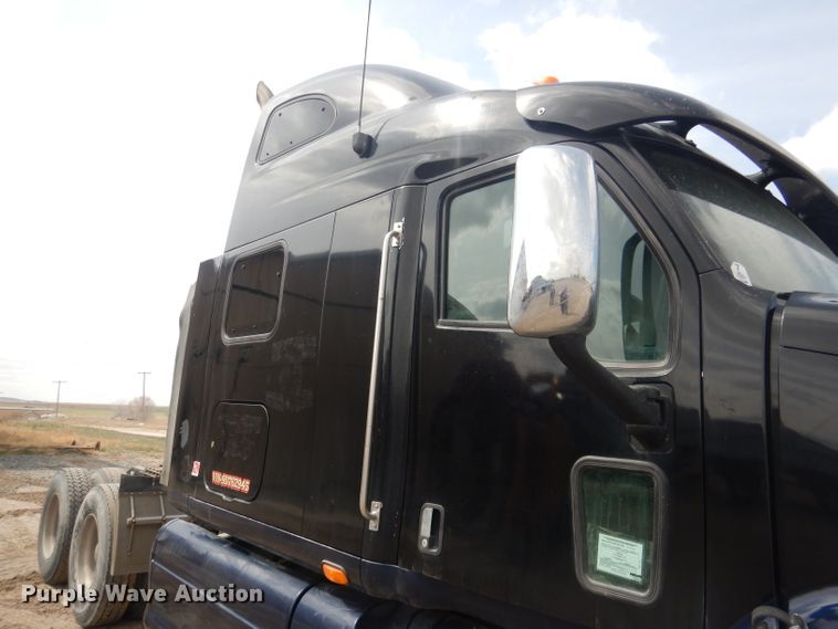 image for item FI9036 2009 Peterbilt 387  semi truck