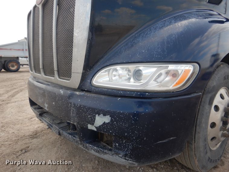 image for item FI9036 2009 Peterbilt 387  semi truck