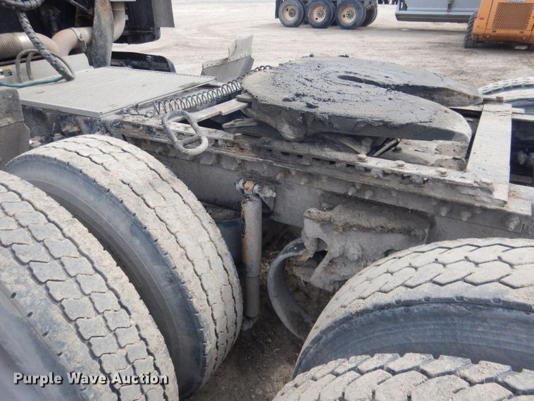 image for item FI9036 2009 Peterbilt 387  semi truck