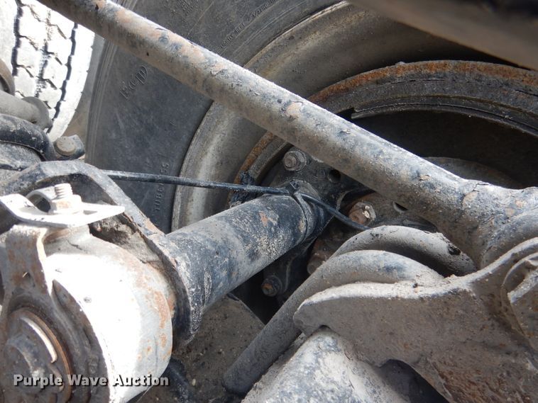 image for item FI9036 2009 Peterbilt 387  semi truck