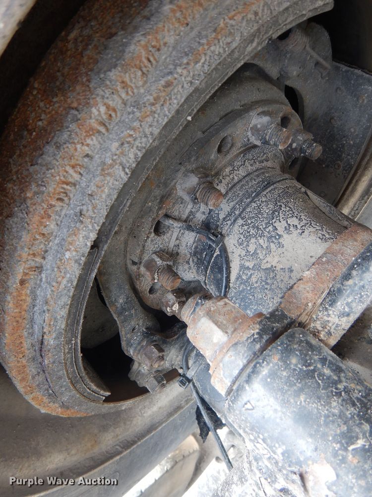 image for item FI9036 2009 Peterbilt 387  semi truck