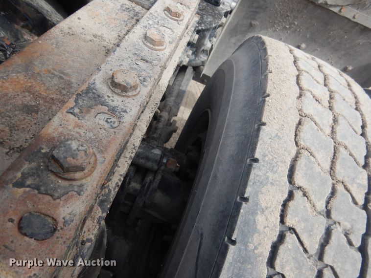 image for item FI9036 2009 Peterbilt 387  semi truck