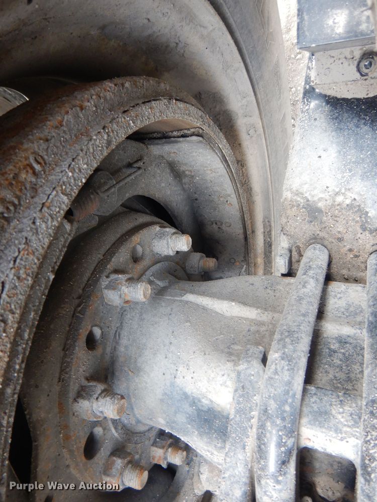 image for item FI9036 2009 Peterbilt 387  semi truck