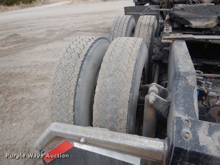 image for item FI9036 2009 Peterbilt 387  semi truck