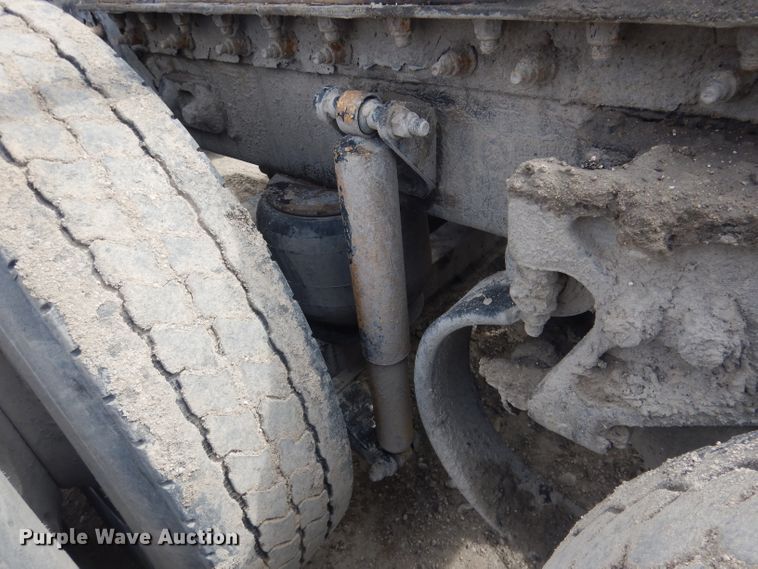 image for item FI9036 2009 Peterbilt 387  semi truck