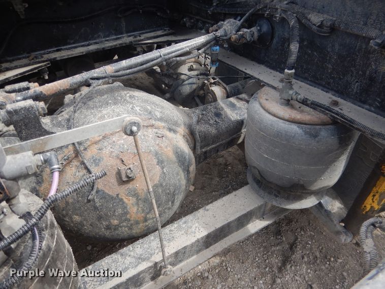 image for item FI9036 2009 Peterbilt 387  semi truck