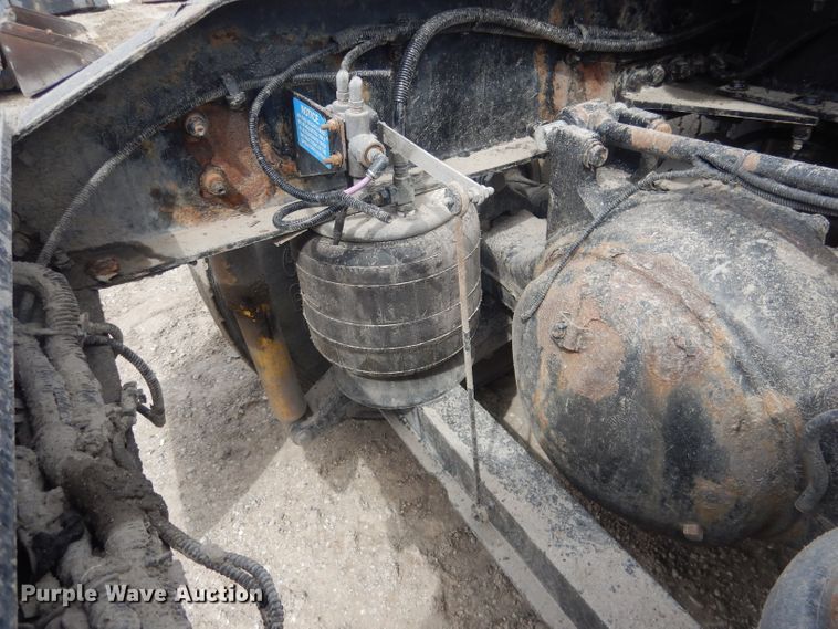 image for item FI9036 2009 Peterbilt 387  semi truck