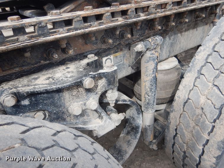 image for item FI9036 2009 Peterbilt 387  semi truck