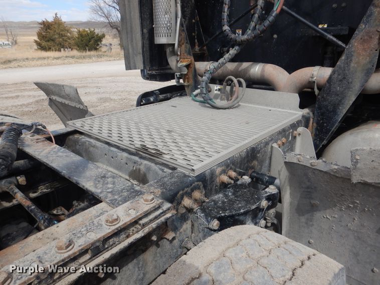 image for item FI9036 2009 Peterbilt 387  semi truck