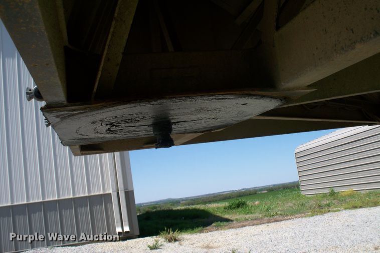 image for item GQ9587 2006 Neville  grain trailer