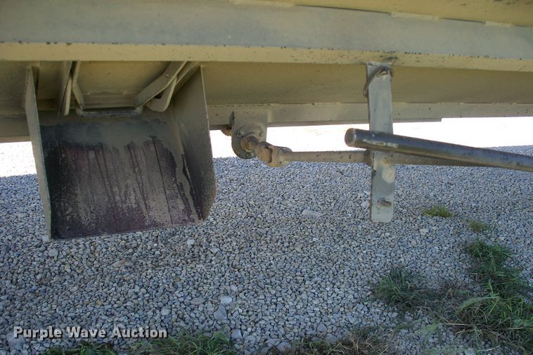 image for item GQ9587 2006 Neville  grain trailer